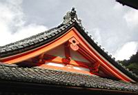 Kyoto_temple-gable.JPG